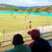 Jugadores de los equipos El Matal y Punta Ballena en el primer tiempo del partido.