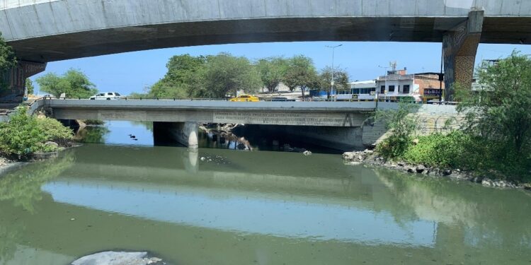 El río pestilente