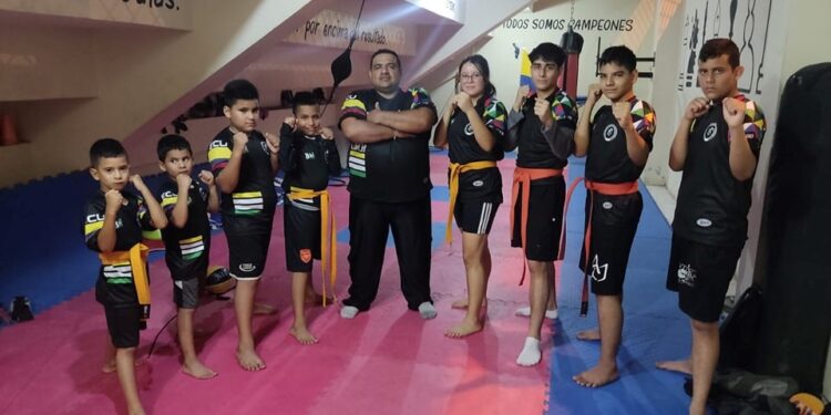 Rocafuerte se destaca en el Campeonato Nacional de kickboxing, asegurando su presencia en el Campeonato Continental (WKF) en Palmira, Colombia.