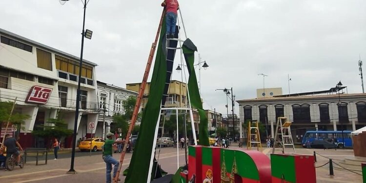 Retiraron el árbol de navidad