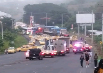 Servicio de transporte informal genera descontento