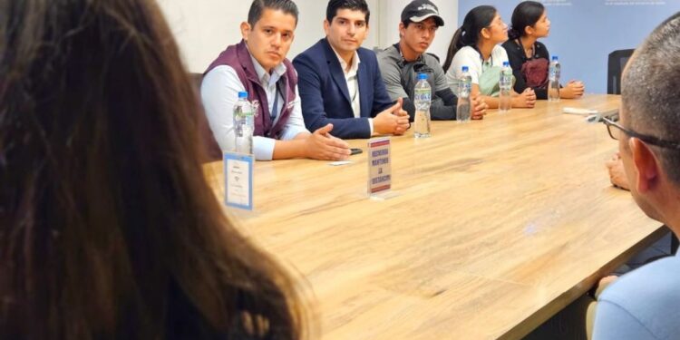 Estudiantes de la ULEAM