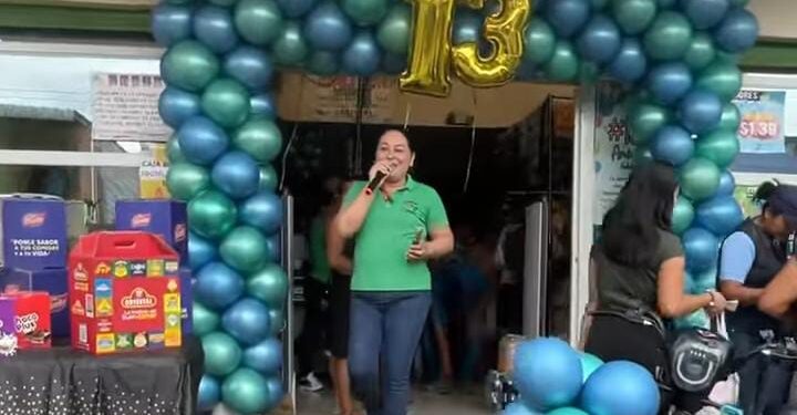Comercial Árbolito conmemora su decimotercer aniversario
