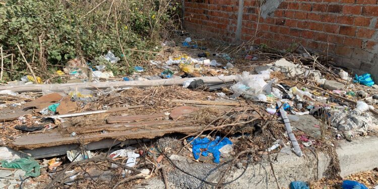 Basura y mal olor en el barrio Elegolé
