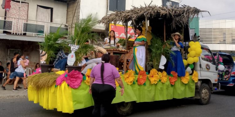 Rocafuerte inicia sus fiestas con entusiasmo