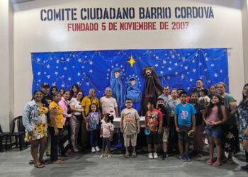 Luz navideña une corazones