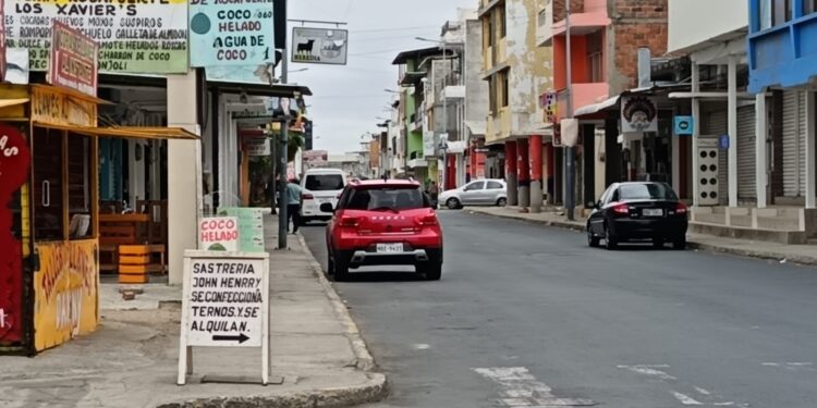 Comercio de Tarqui resiste crisis